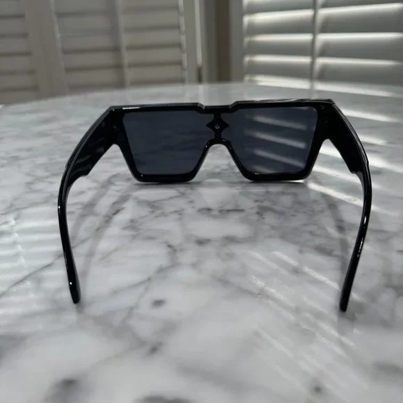 Louis Vuitton Men's Black Sunglasses